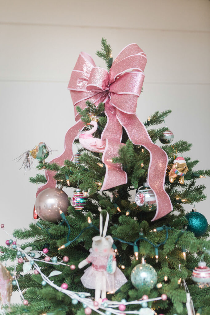 https://www.freshlyfuji.com/wp-content/uploads/2020/12/Pink-Christmas-Home-9-683x1024.jpg